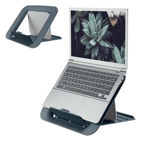 Laptop z tapetą z sukulentem, na szarej podkładce Leitz Cosy obok pokazana sama podstawka.