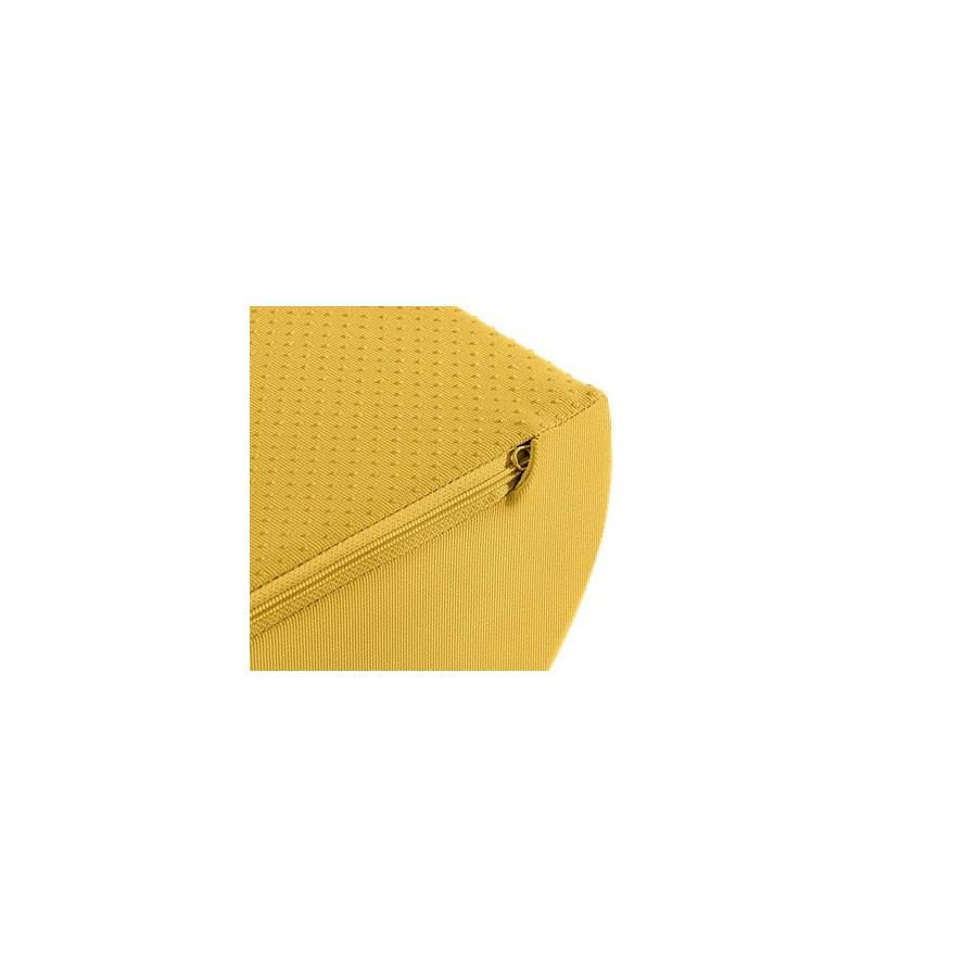 Zbliżenie na żółty podnóżek ergonomiczny Leitz Ergo Cosy.